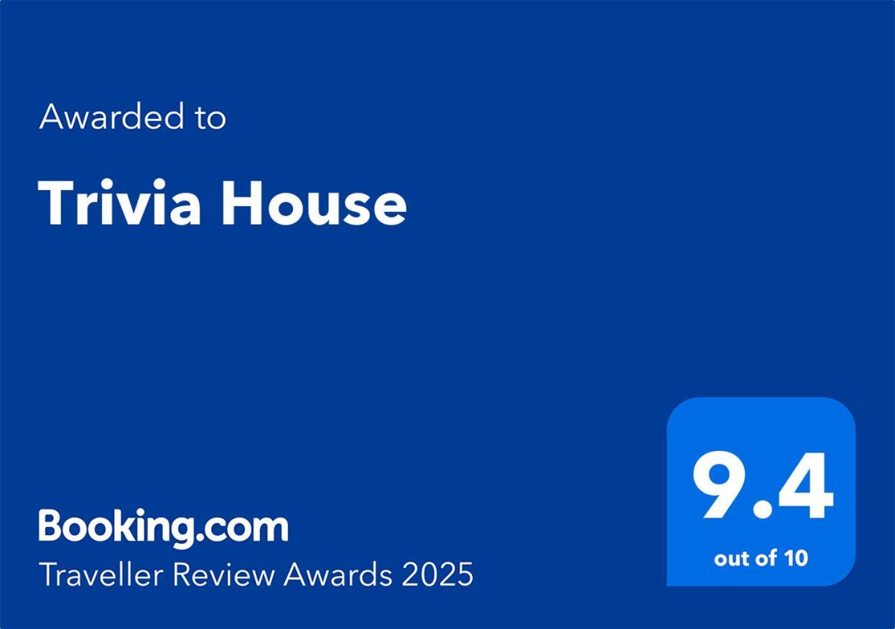 הוסטל Swanlinbar Trivia House מראה חיצוני תמונה